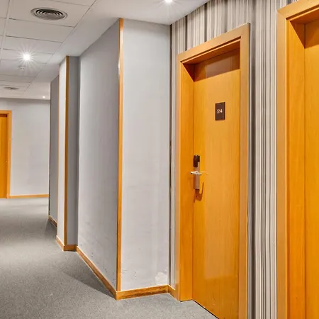 Hotel Barcelona Mollet Porta De Gallecs 3*