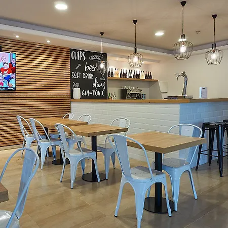 Barcelona Mollet Porta De Gallecs 酒店 莫勒山谷