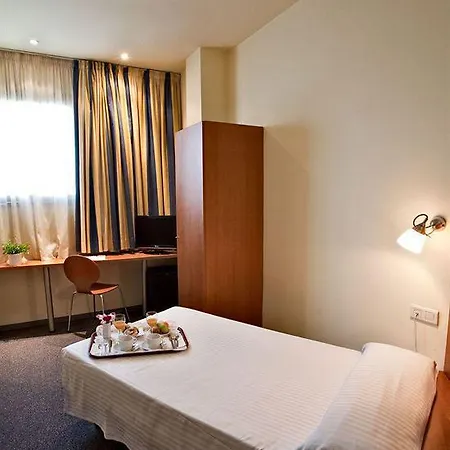 Barcelona Mollet Porta De Gallecs 3* 莫勒山谷